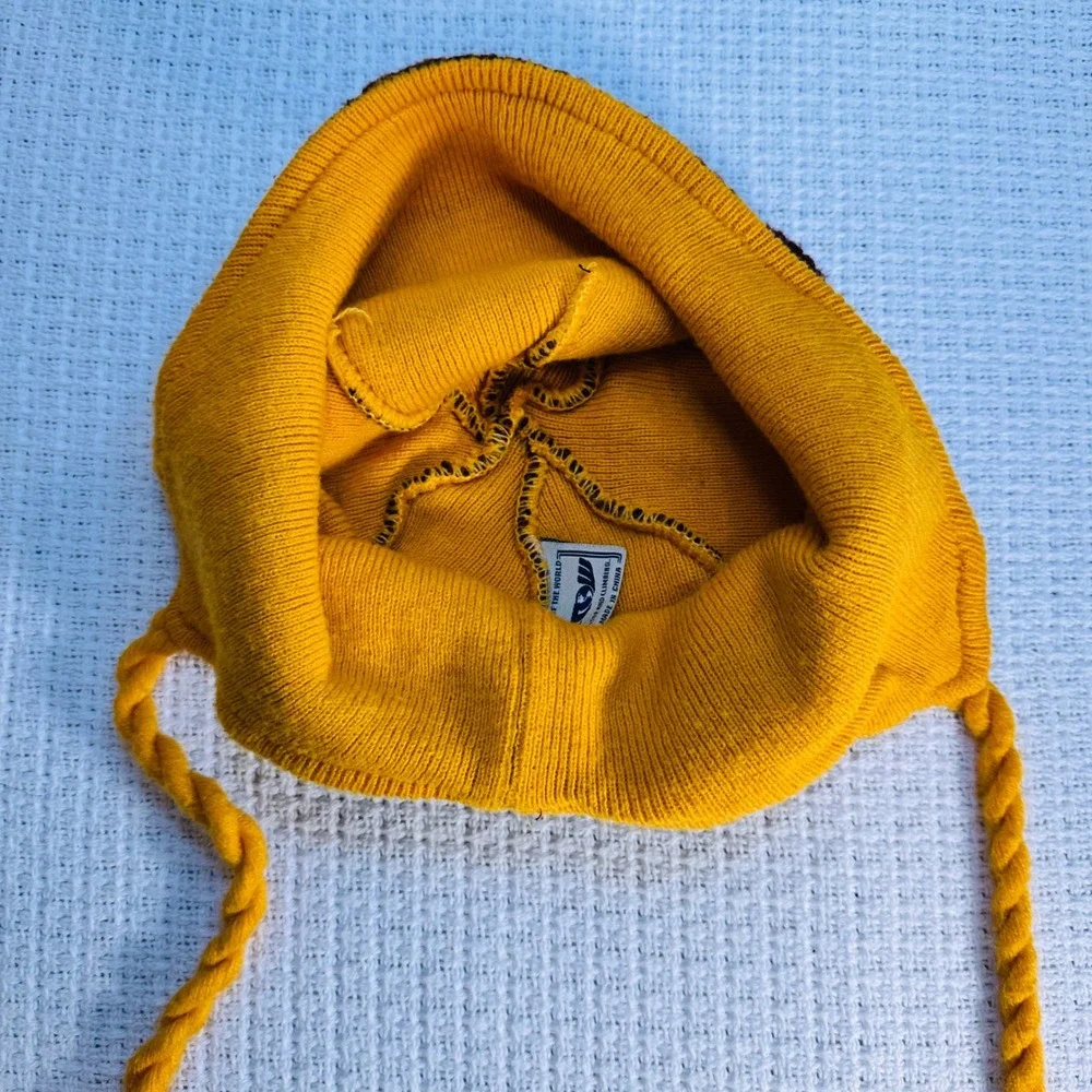 Top of the World Minnesota Gophers Kids Knit Hat with Tassels‎ and Poms - Sporty